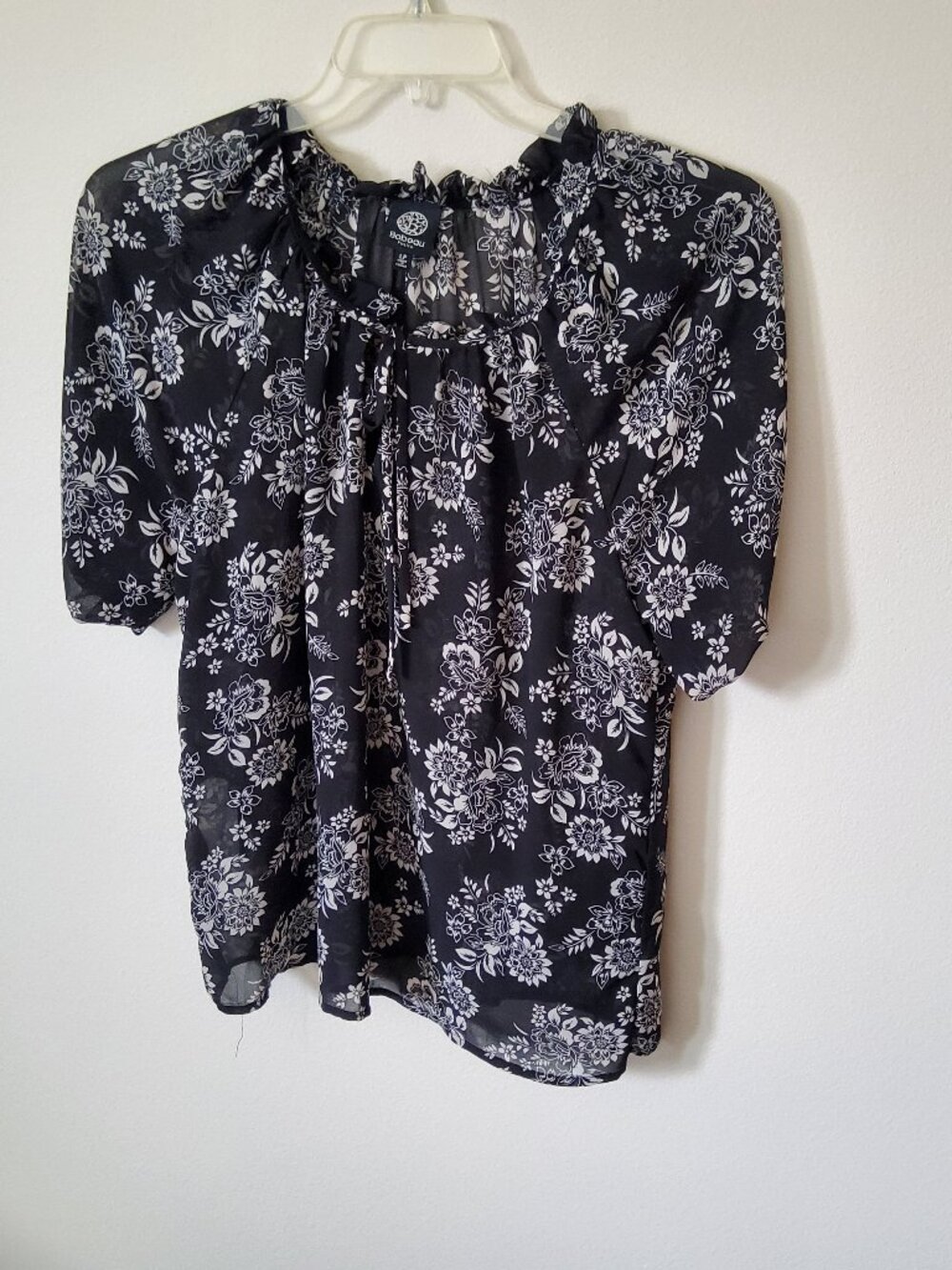 Boho Black and White floral Blouse size LP